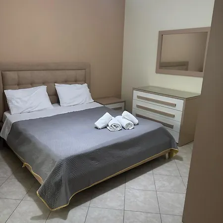 Griselda Apartment *